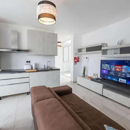 Apartment Stunning 2br In Sliema - 21 Gzira