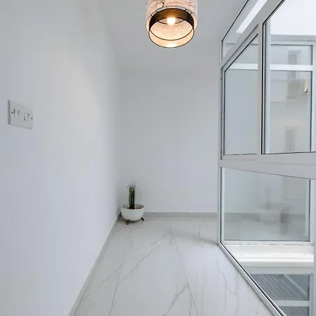 Stunning 2br In Sliema - 21